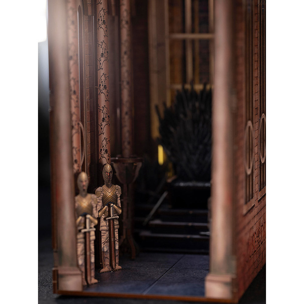 REVELL TINY ADVENTURES BOOK NOOK HOUSE OF THE DRAGON - IRON THRONE