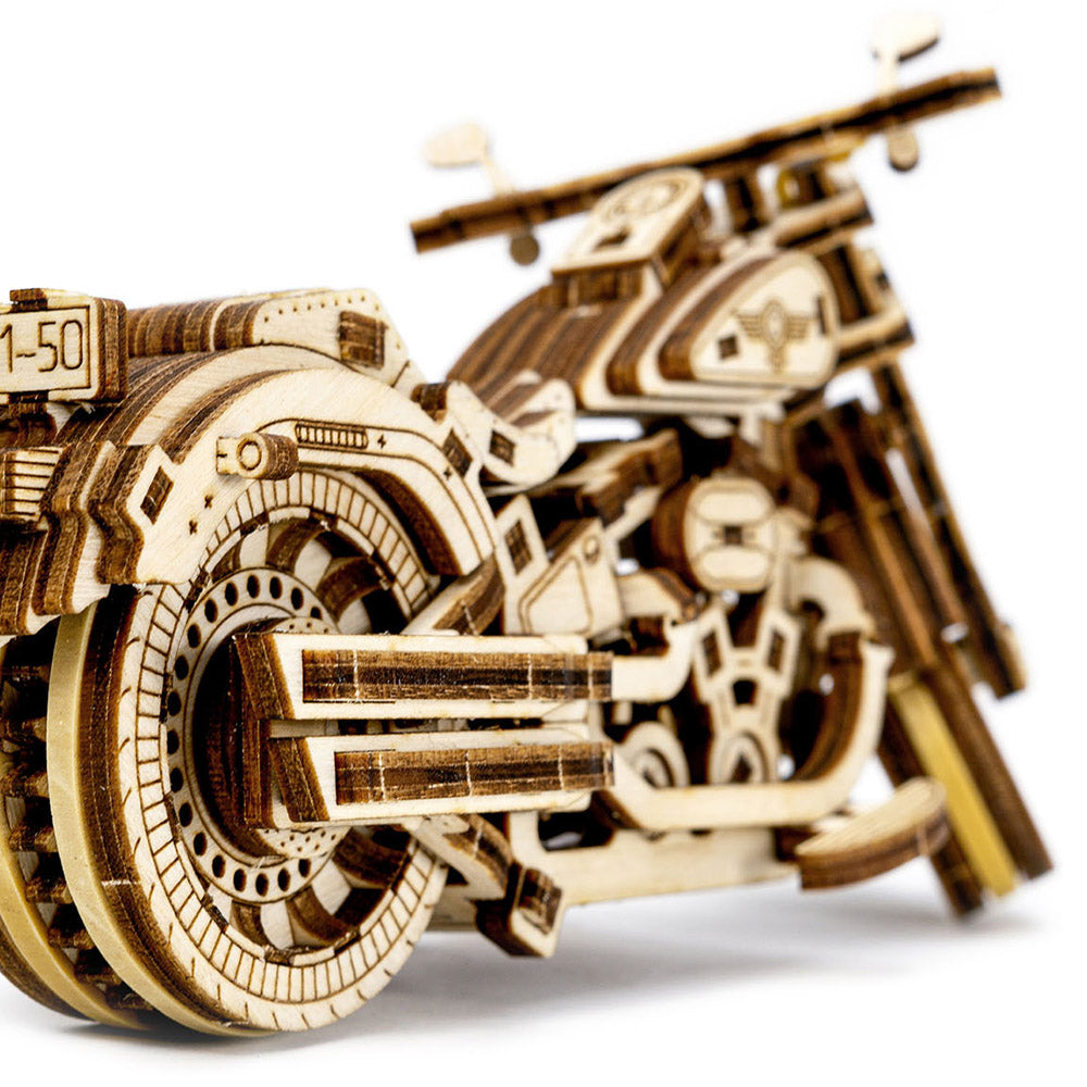 REVELL TINY ADVENTURES 1/13 CRUISER V-TWIN WOODEN MODEL KIT