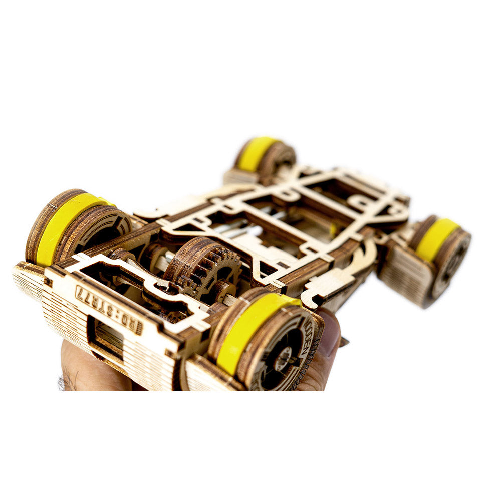 REVELL TINY ADVENTURES 1/32 ROADSTER WOODEN MODEL KIT