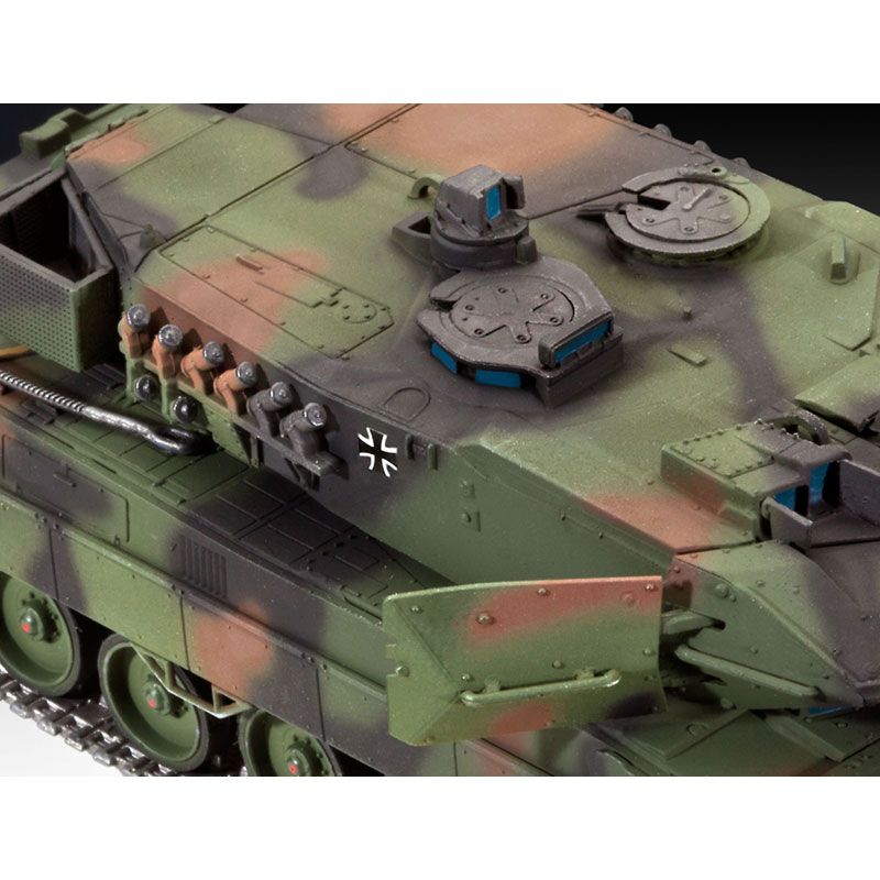 REVELL 1/72 LEOPARD 2 A6/A6M