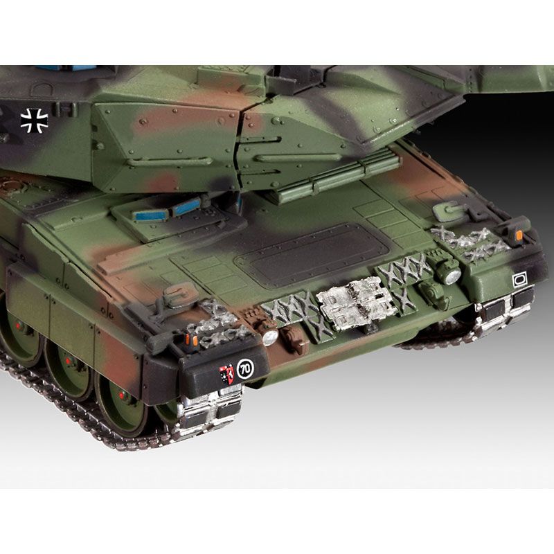 REVELL 1/72 LEOPARD 2 A6/A6M