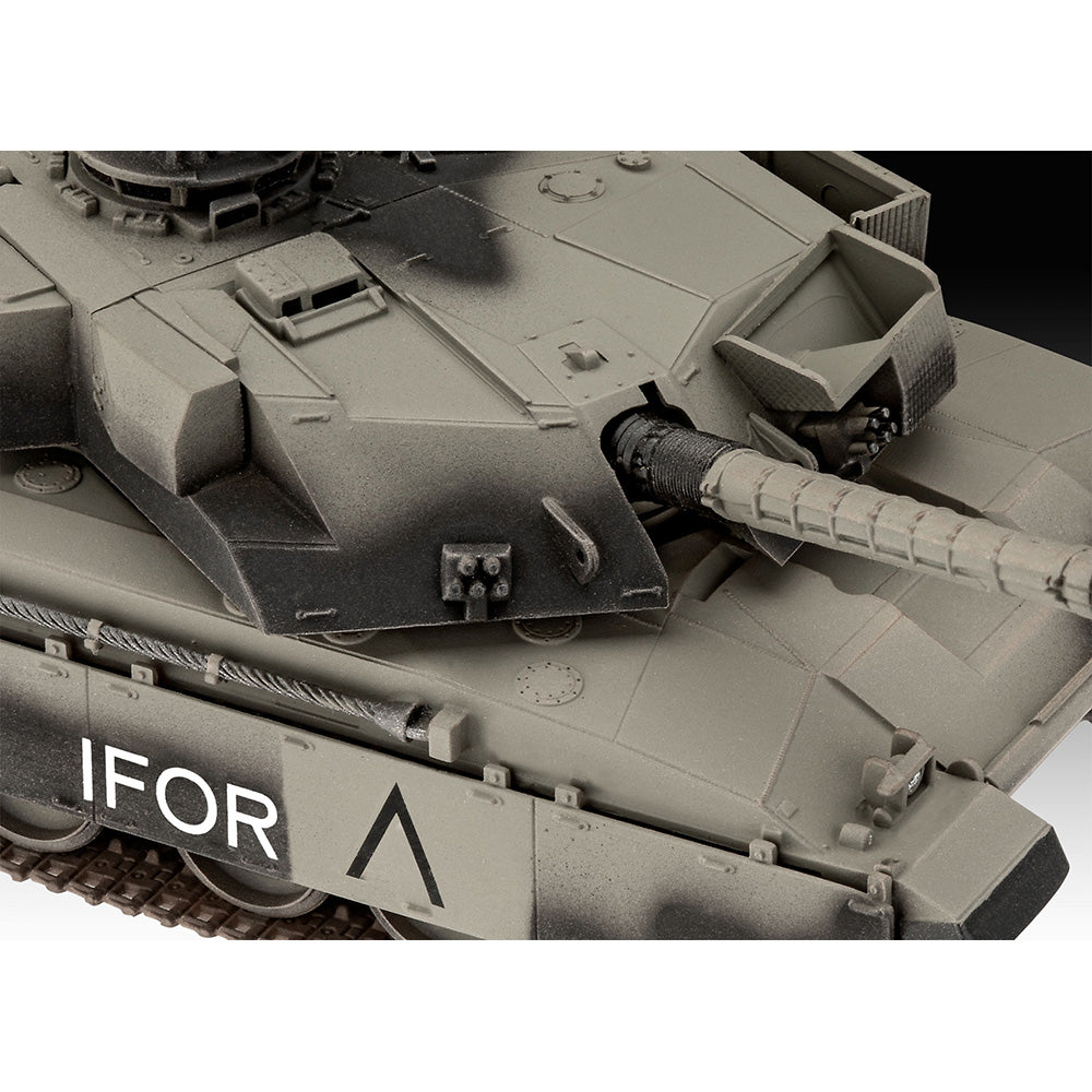 REVELL 1/72 CHALLENGER 1