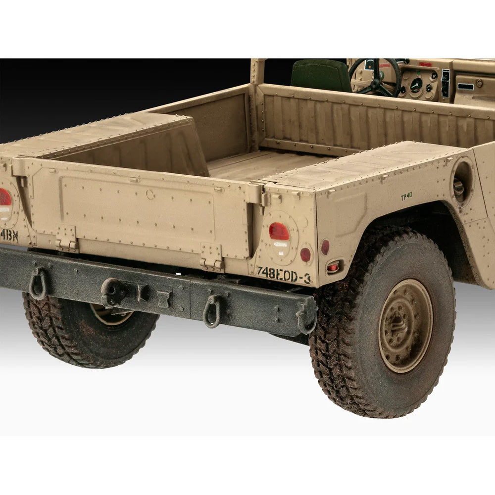 REVELL 1/35 HMMWV M109 7A2