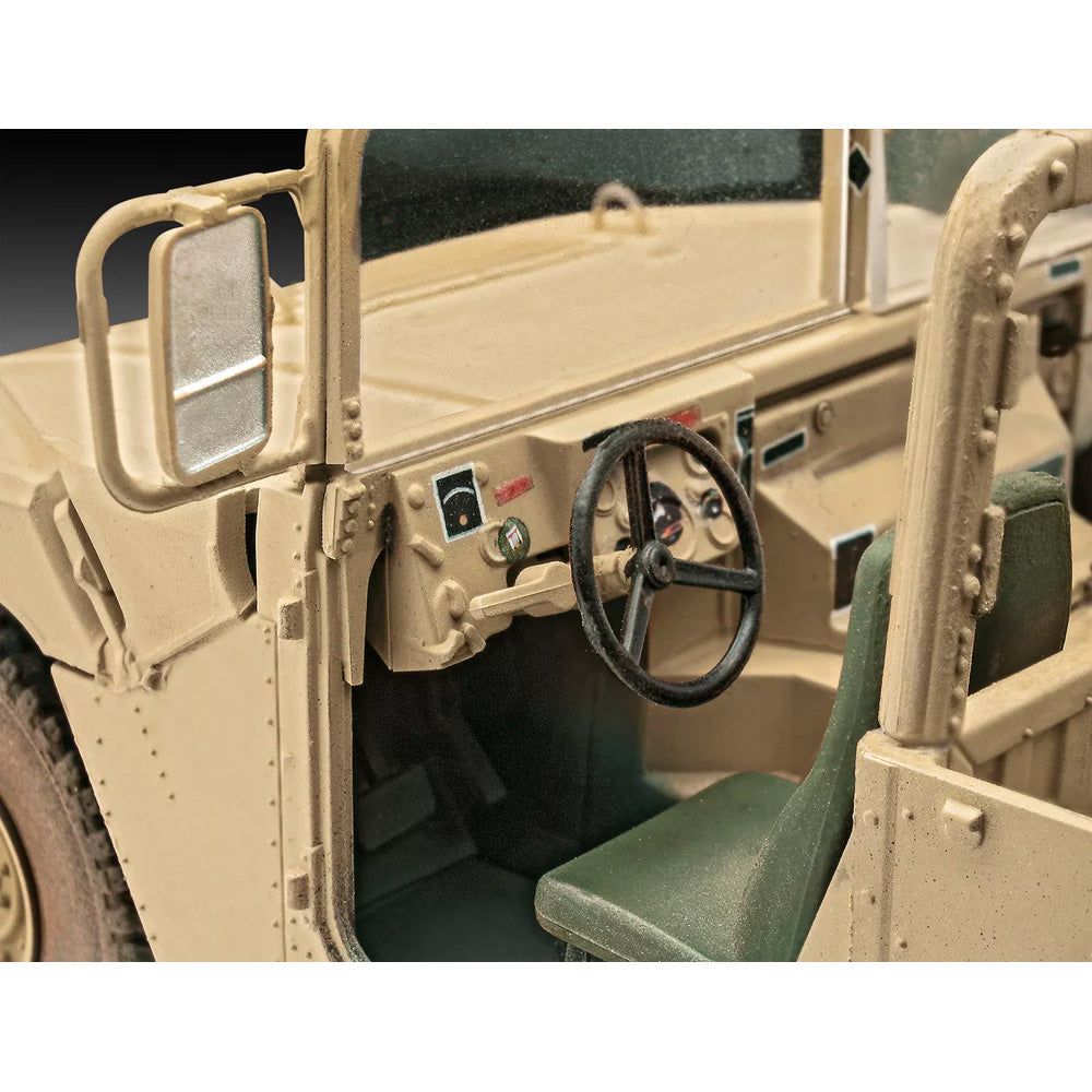 REVELL 1/35 HMMWV M109 7A2