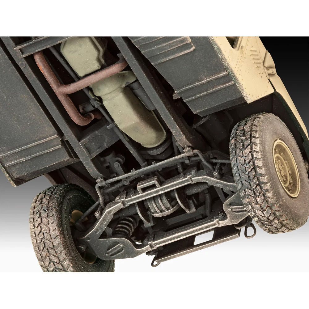 REVELL 1/35 HMMWV M109 7A2
