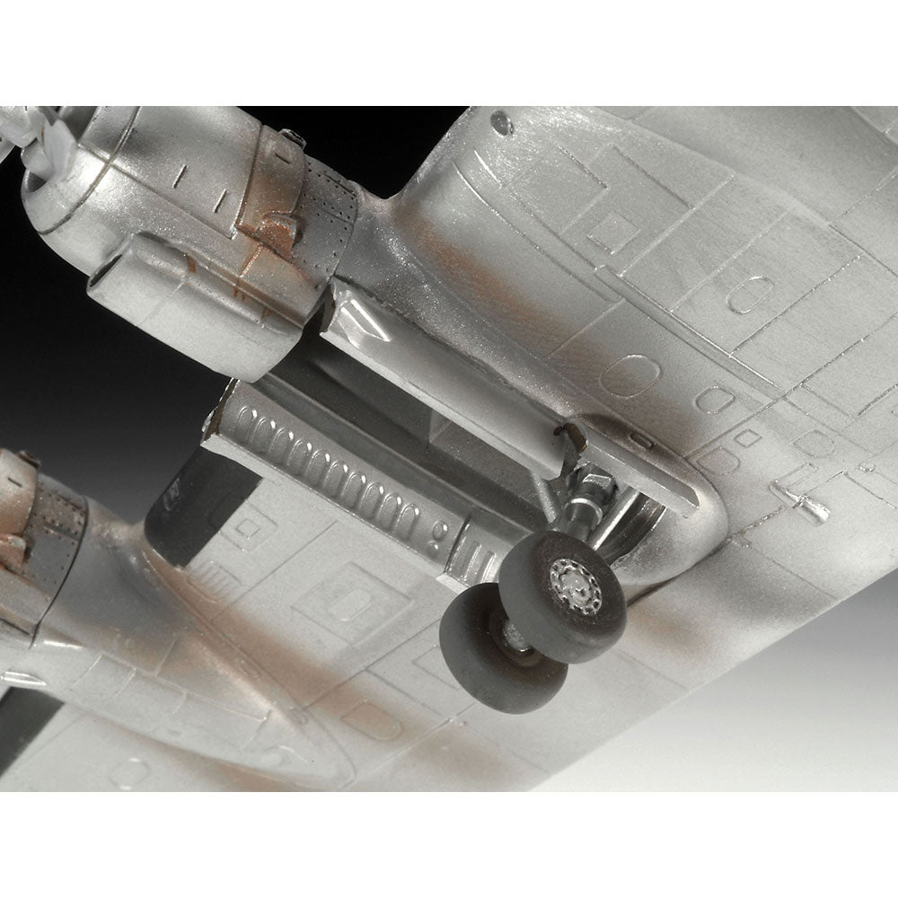 REVELL 1/144 LOCKHEED L.1049G SUPER CONSTELLATION LUFTHANSA