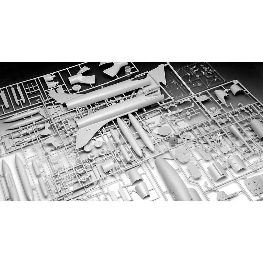 REVELL 1/32 HAWKER HUNTER T.7/T.7A