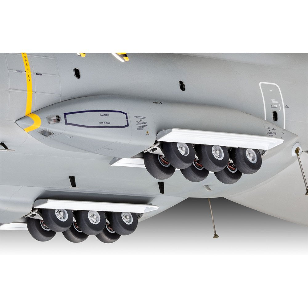 REVELL 1/72 AIRBUS A400M ATLAS RAF