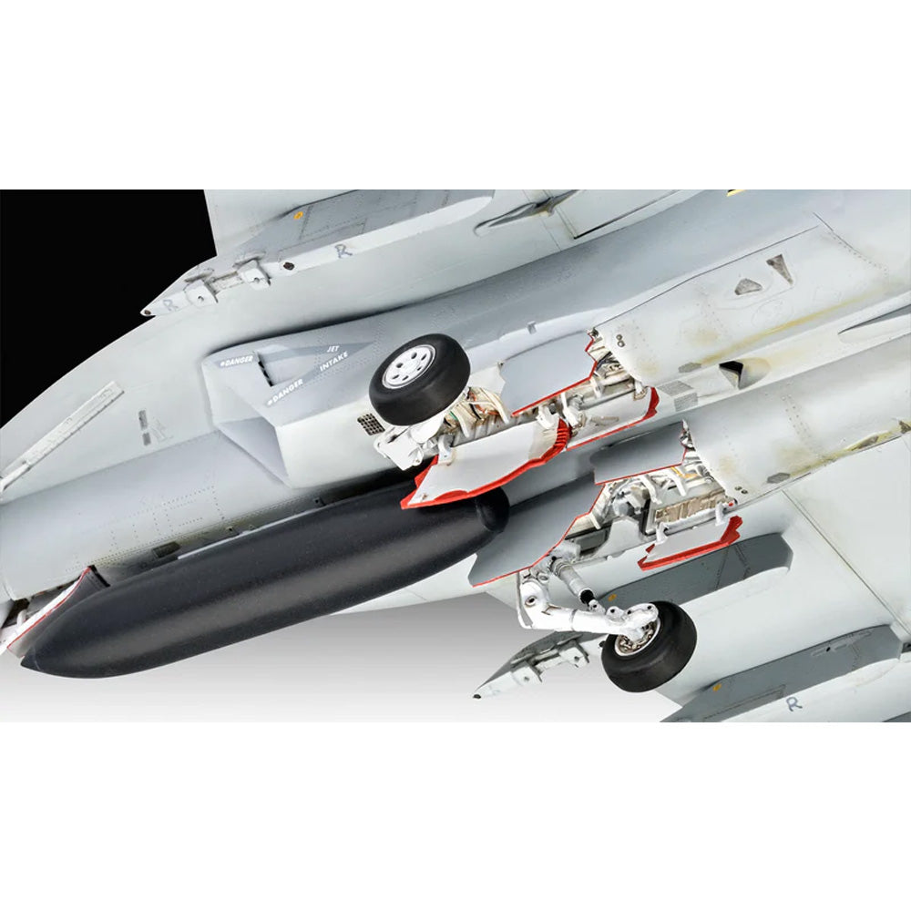 REVELL 1/48 MAVERICKS F-A-18E SUPER HORNET - TOP GUN