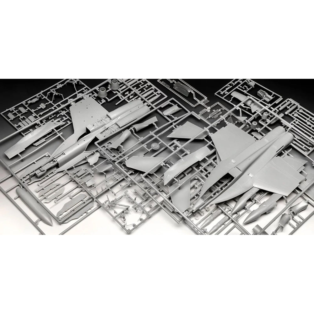 REVELL 1/48 MAVERICKS F-A-18E SUPER HORNET - TOP GUN