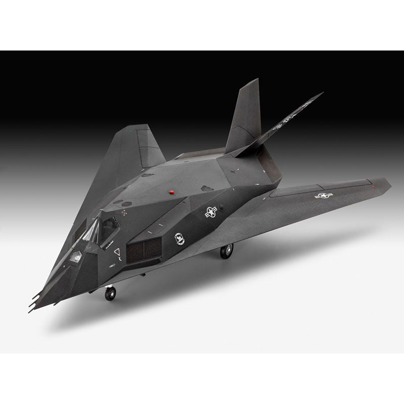 REVELL 1/72 LOCKHEED MARTIN F-117A NIGHTHAWK STEALTH FIGHTER