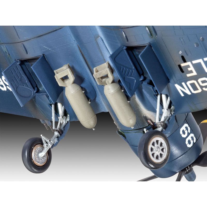 REVELL 1/72 F4U-4 CORSAIR
