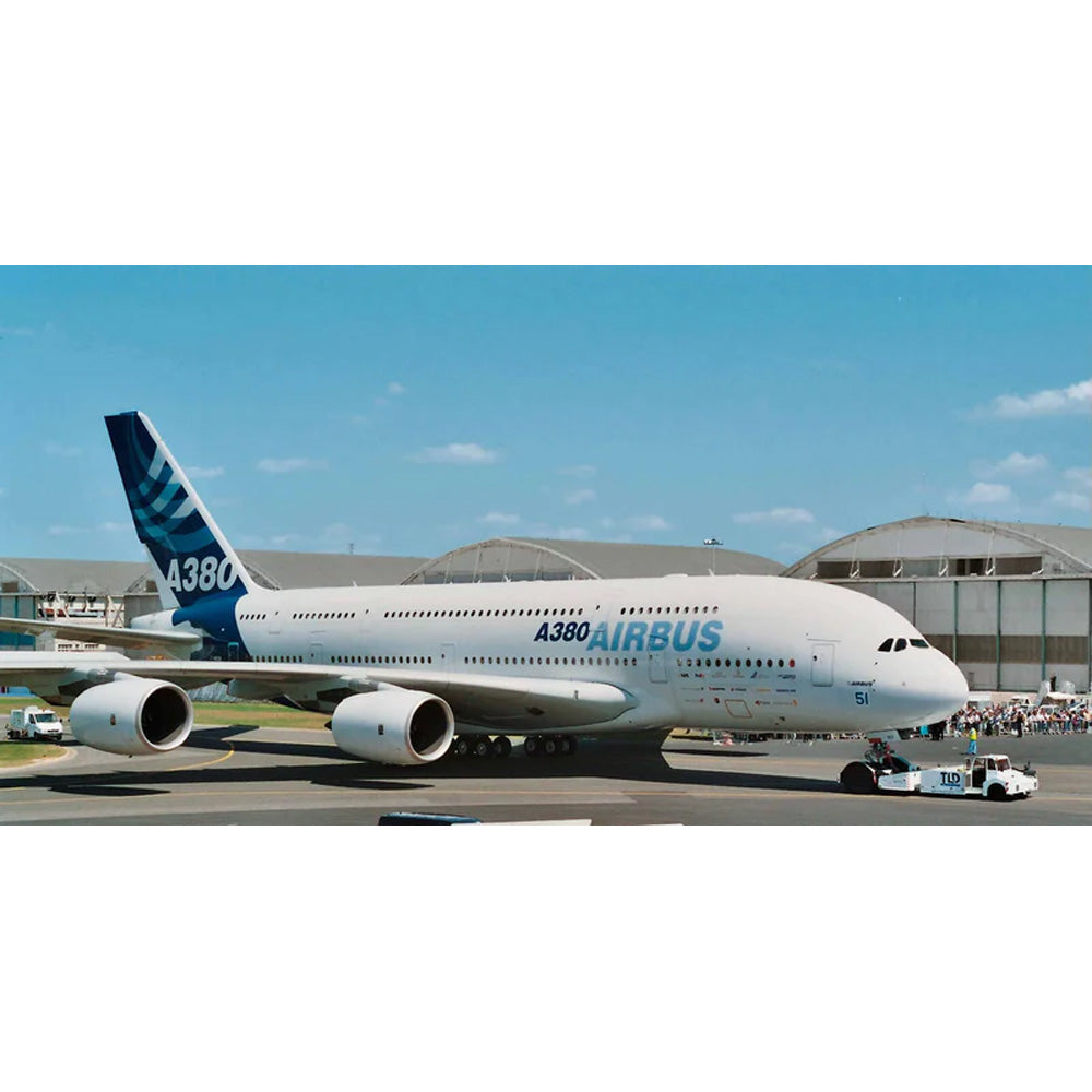REVELL 1/144 AIRBUS A380 DESIGN NEW LIVERY FIRST FLIGHT