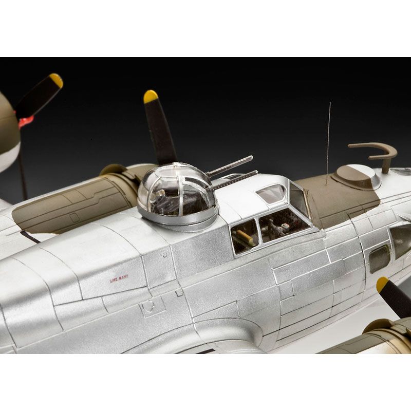 REVELL 1/72 B-17G FLYING FORTRESS
