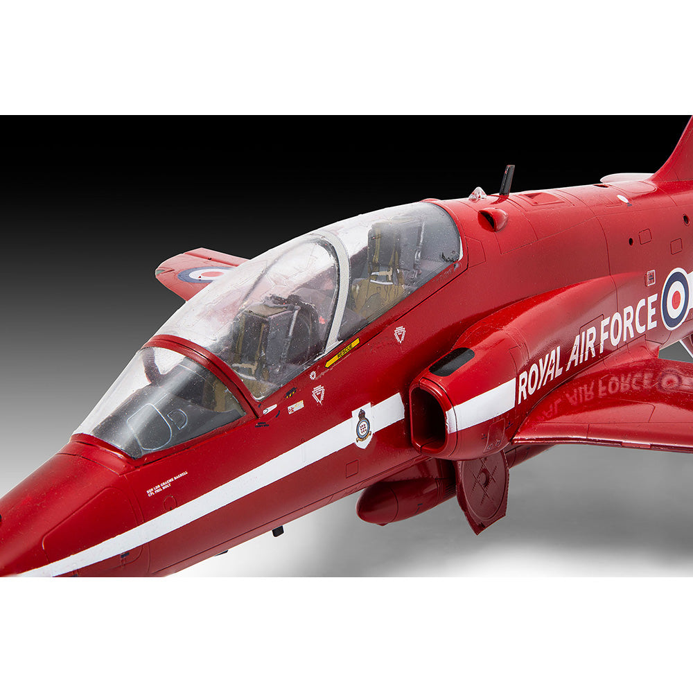 REVELL 1/32 BAE SYSTEMS HAWK T.1A RED ARROWS