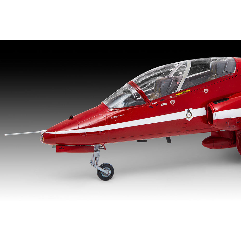 REVELL 1/32 BAE SYSTEMS HAWK T.1A RED ARROWS
