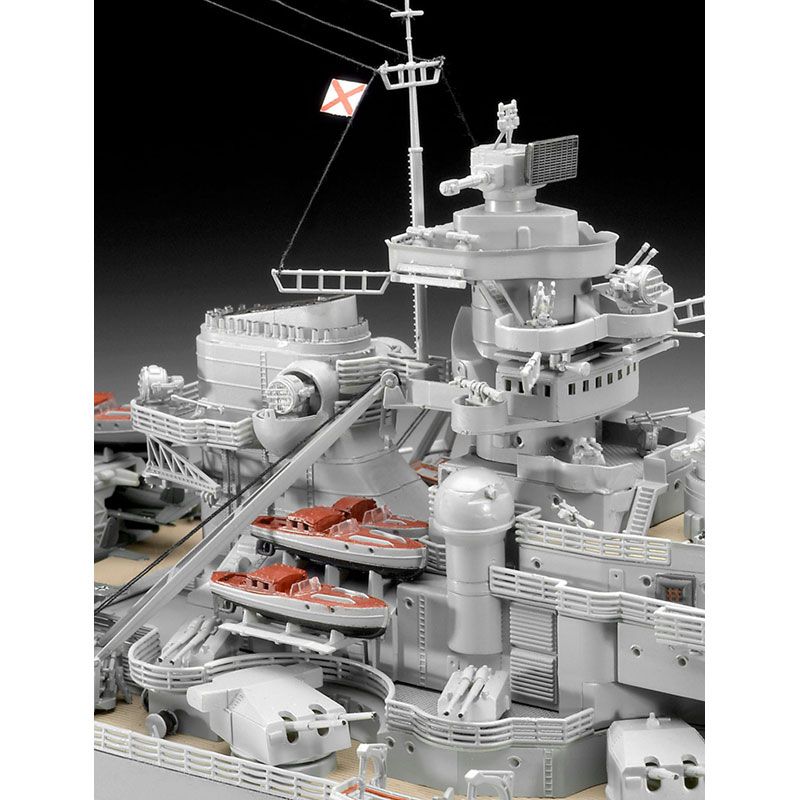 REVELL 1/350 BATTLESHIP BISMARCK