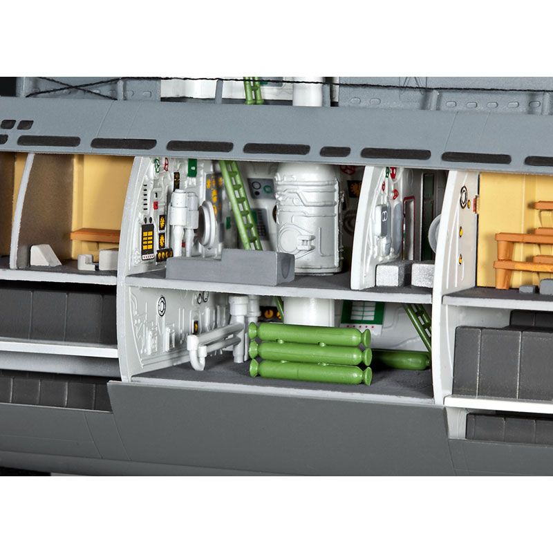 REVELL 1/144 GERMAN SUBMARINE U-BOOT TYPE XXI WITH INTERIOR