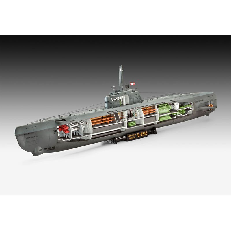REVELL 1/144 GERMAN SUBMARINE U-BOOT TYPE XXI WITH INTERIOR