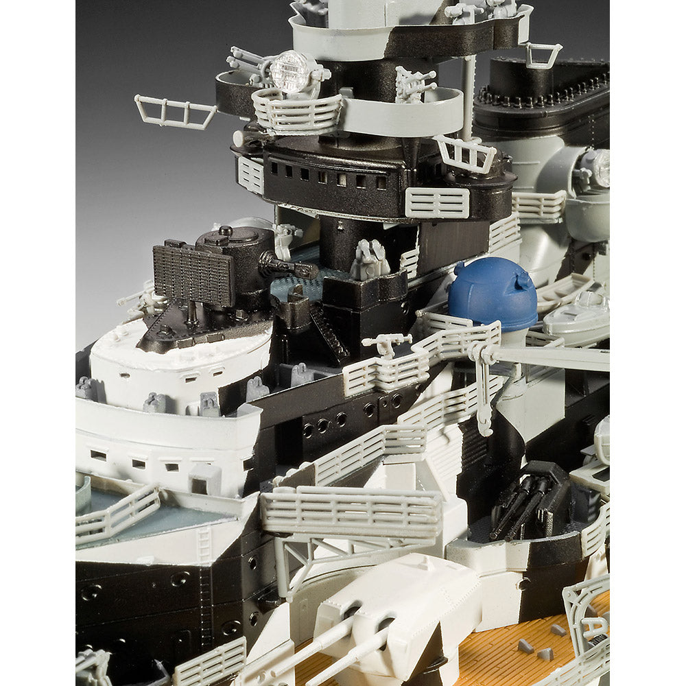 REVELL 1/350 GERMAN BATTLESHIP TIRPITZ