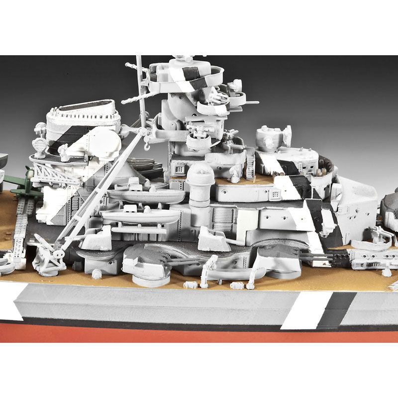 REVELL 1/700 BATTLESHIP BISMARCK