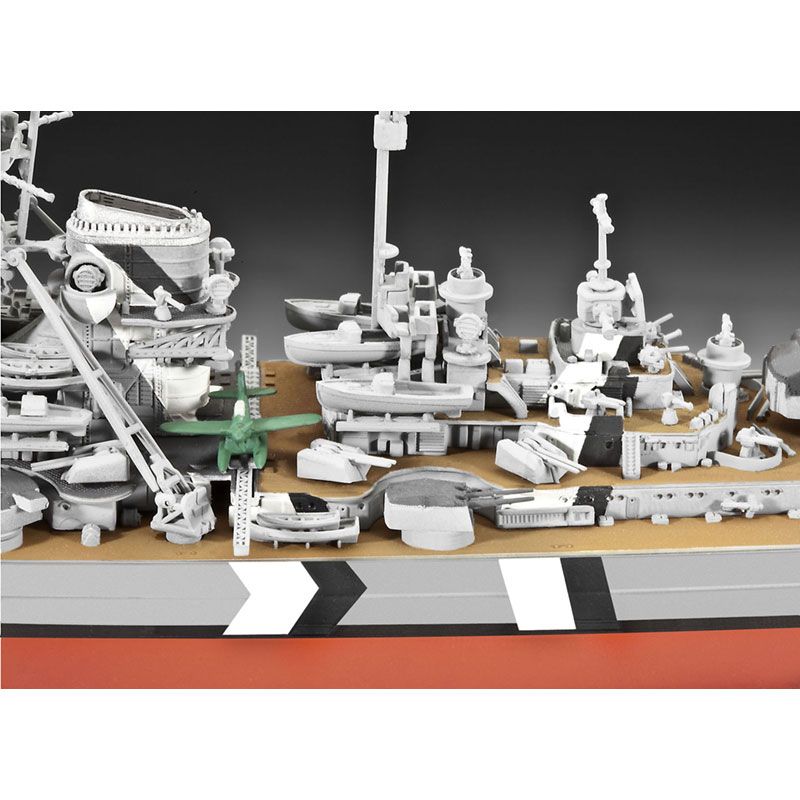 REVELL 1/700 BATTLESHIP BISMARCK