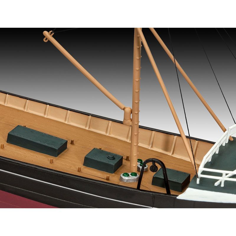 REVELL 1/142 NORTHSEA FISHING TRAWLER