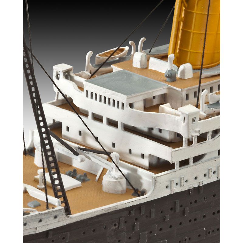 REVELL 1/700 RMS TITANIC