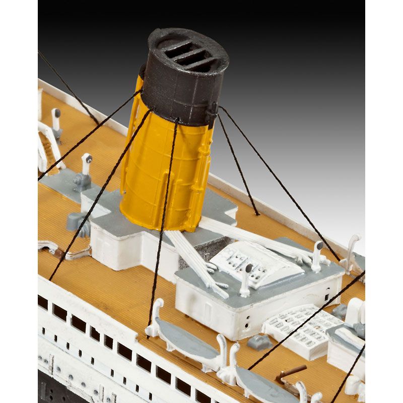 REVELL 1/700 RMS TITANIC