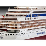 REVELL 1/400 CRUISER SHIP AIDA