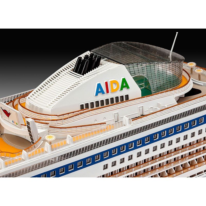 REVELL 1/400 CRUISER SHIP AIDA