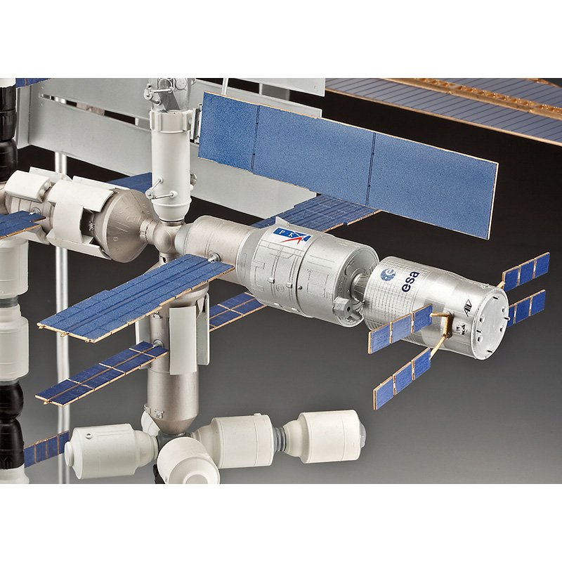REVELL 1/144 GIFT SET 25TH ANNIVERSARY ISS PLATINUM EDITION