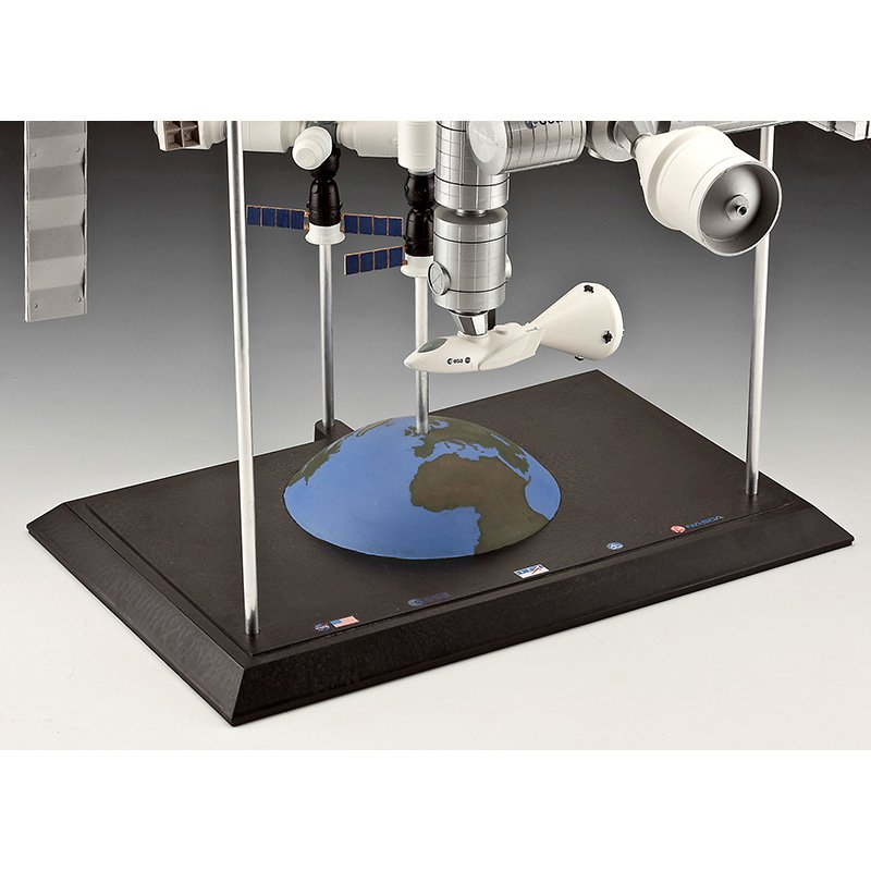 REVELL 1/144 GIFT SET 25TH ANNIVERSARY ISS PLATINUM EDITION