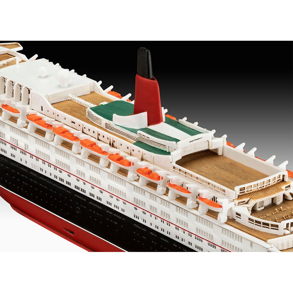 REVELL 1/1200 QUEEN ELIZABETH II