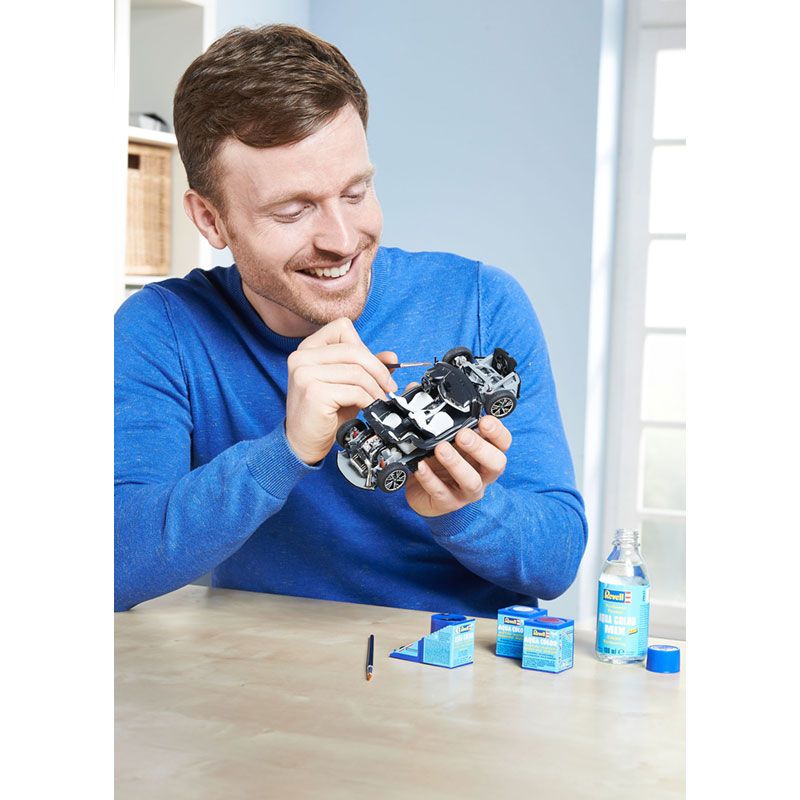 REVELL 1/24 BMW I8