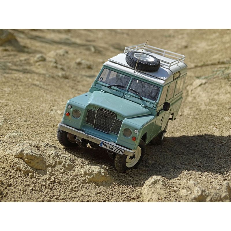 REVELL 1/24 LAND ROVER SERIES III