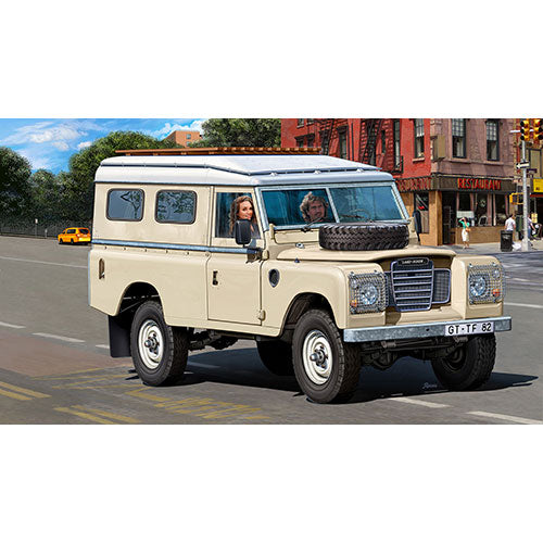 REVELL 1/24 LAND ROVER SERIES III LWB COMMERCIAL
