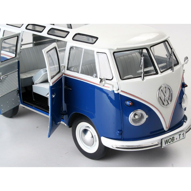 REVELL 1/24 VOLKSWAGEN T1 SAMBA BUS