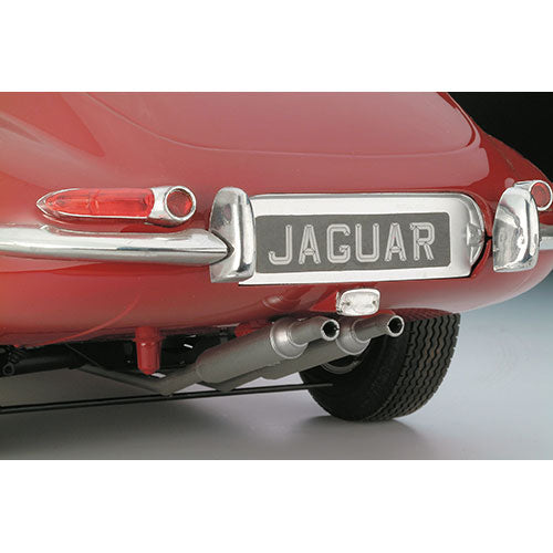 REVELL 1/8 JAGUAR E-TYPE