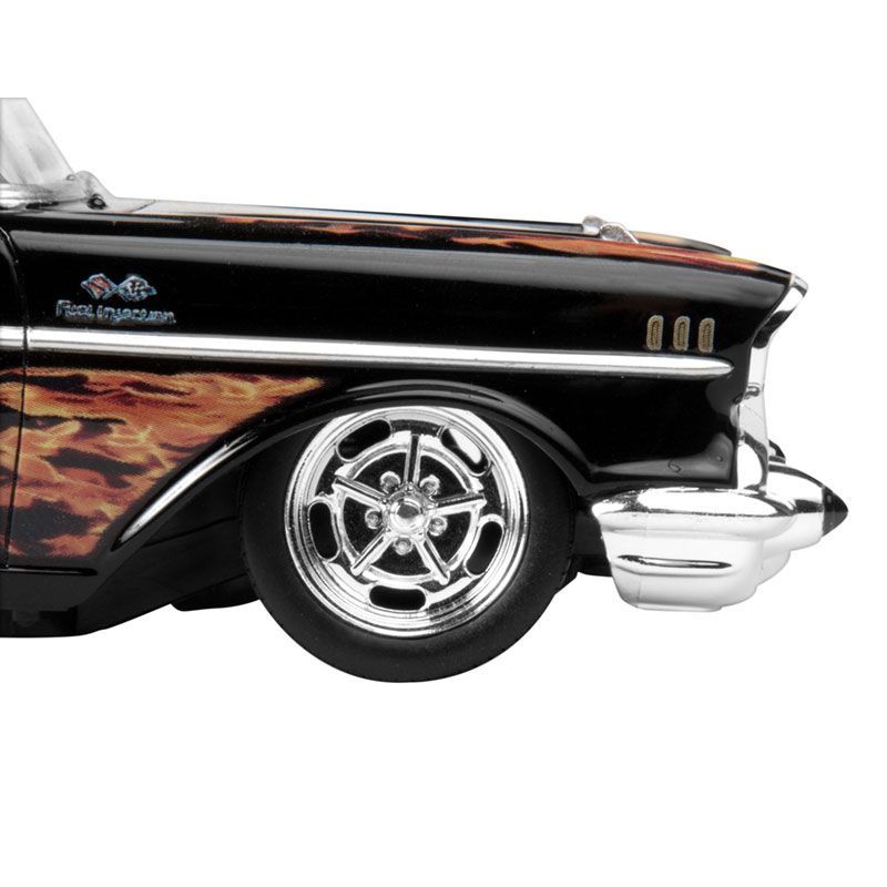 REVELL 1/25 1957 CHEVY BEL AIR