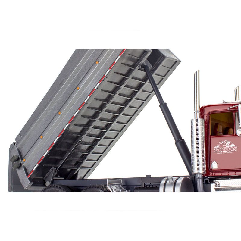 REVELL 1/25 KENWORTH W-900 DUMP TRUCK