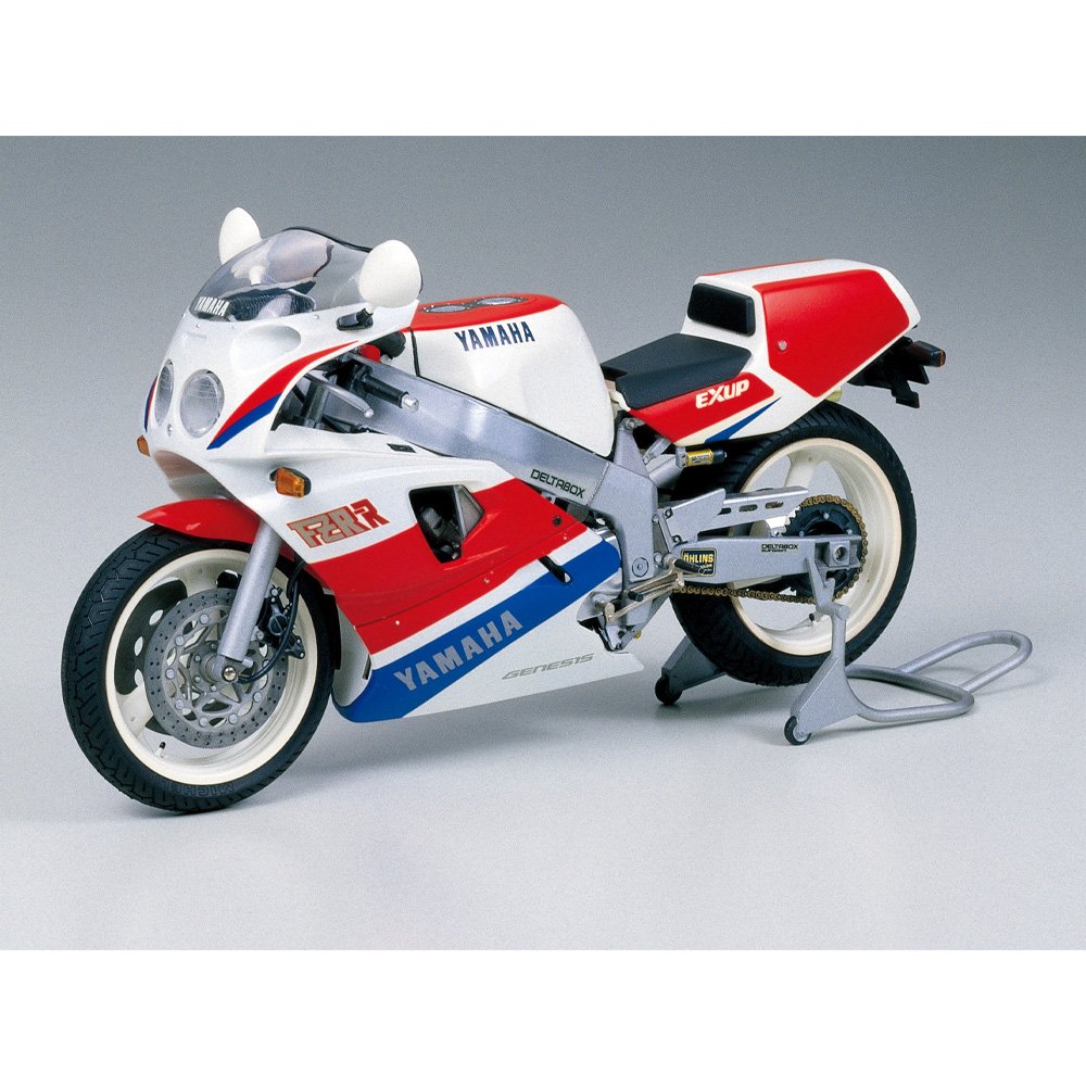 TAMIYA 1/12 YAMAHA FZR750R (OW01)