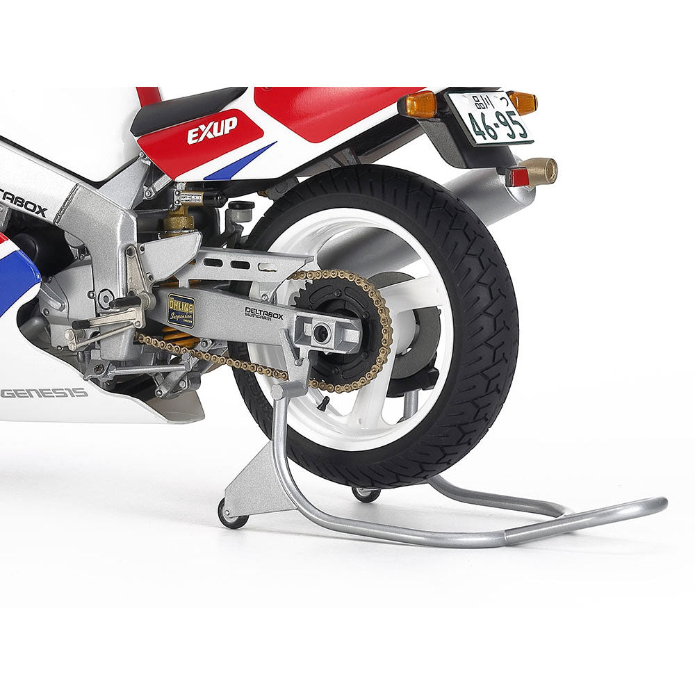 TAMIYA 1/12 YAMAHA FZR750R (OW01)