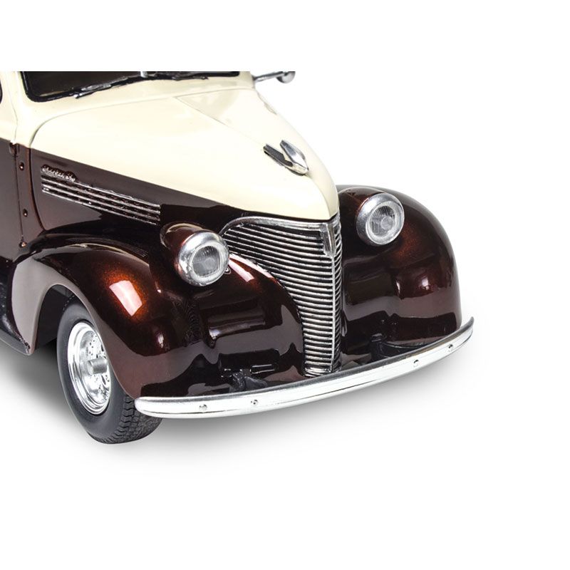 REVELL 1/24 1939 CHEVY SEDAN DELIVERY