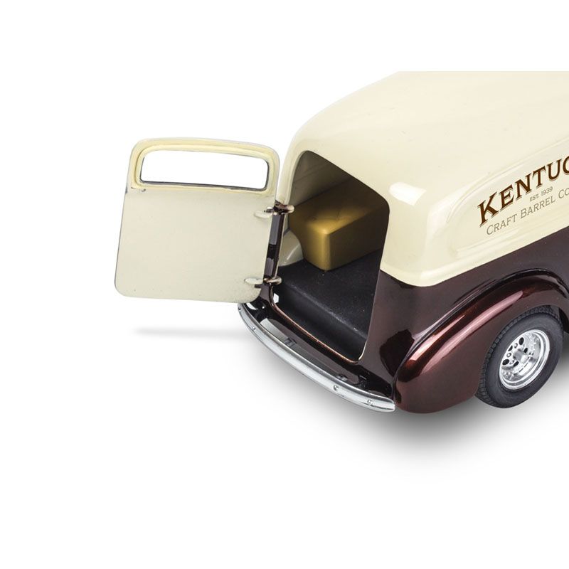 REVELL 1/24 1939 CHEVY SEDAN DELIVERY
