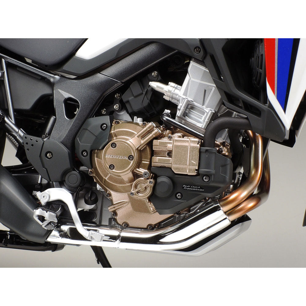 TAMIYA 1/6 HONDA CRF1000L AFRICA TWIN