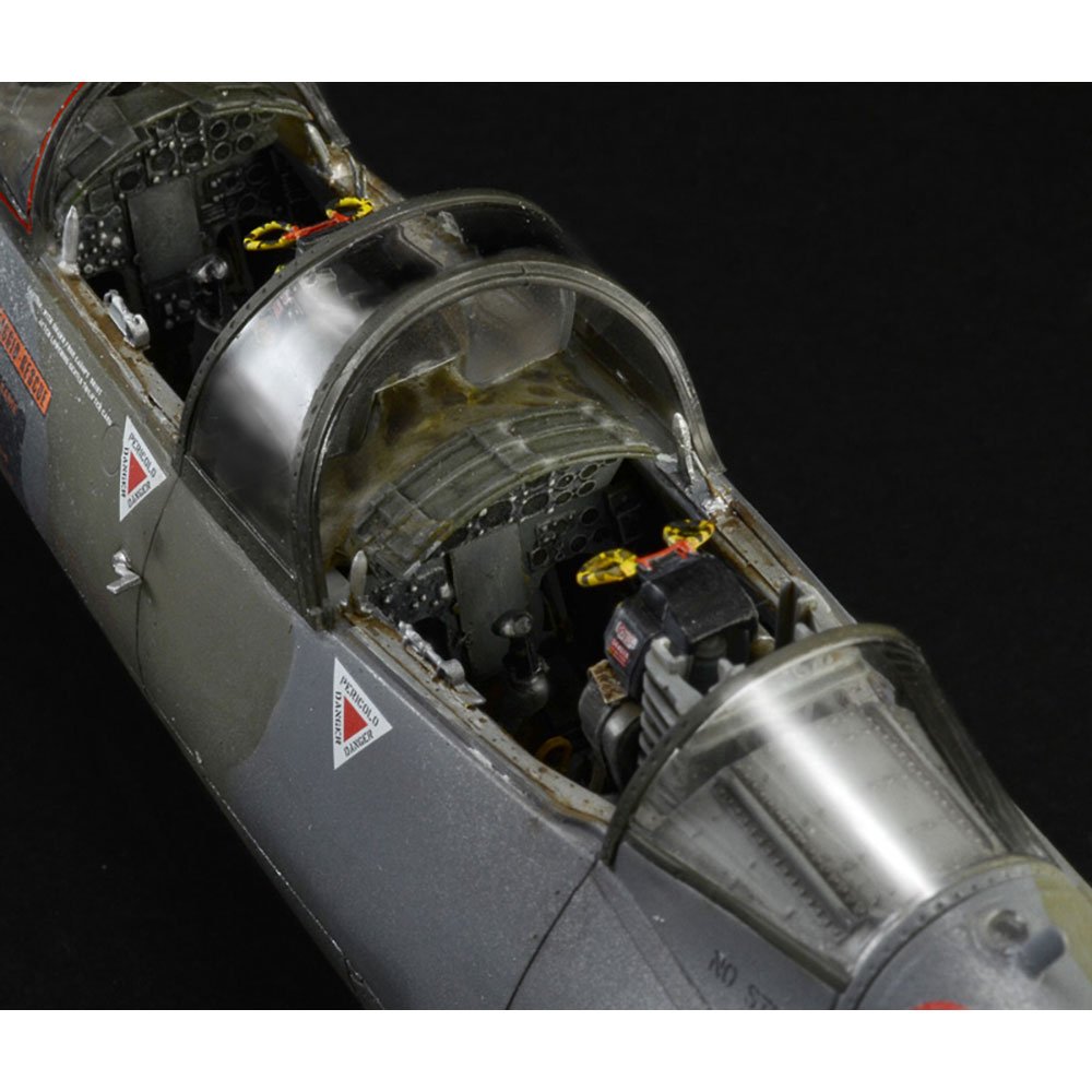 ITALERI 1/32 TF-104G STARFIGHTER
