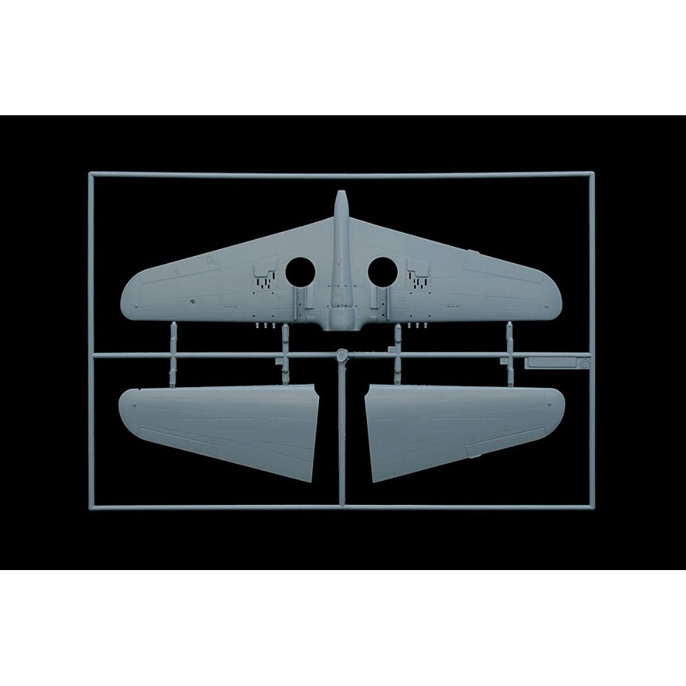 ITALERI 1/48 P-40 E/K KITTYHAWK WITH AUS. DECALS
