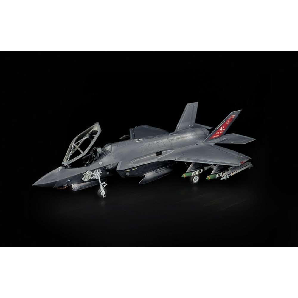 ITALERI 1/48 F-35A LIGHTNING II (BEAST MODE) WITH AUS. DECALS