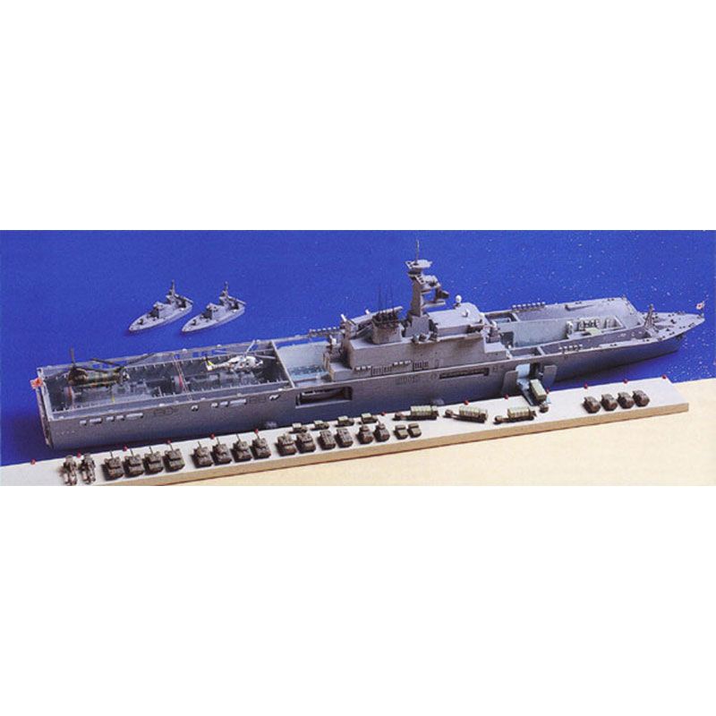 TAMIYA 1/700 JMSDF DEFENSE SHIP LST-4002 SHIMOKITA